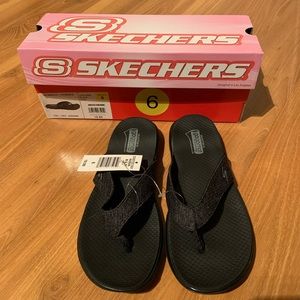 Sketchers flip flops size 6